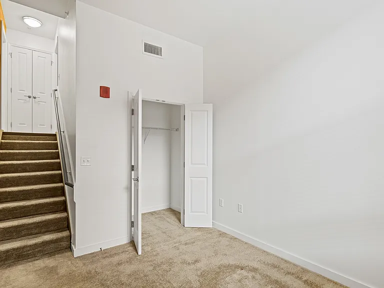 101 S Ellwood Ave — Photo 45