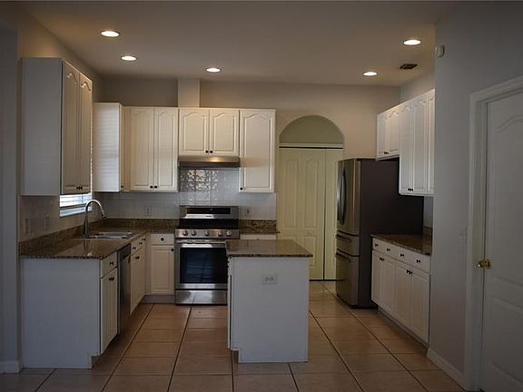 3rd image of 15509 Montilla Loop