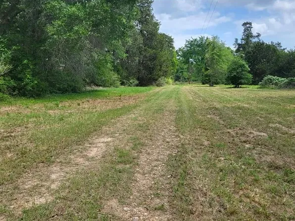 7538 Magnolia Ln, New Ulm, TX 78950