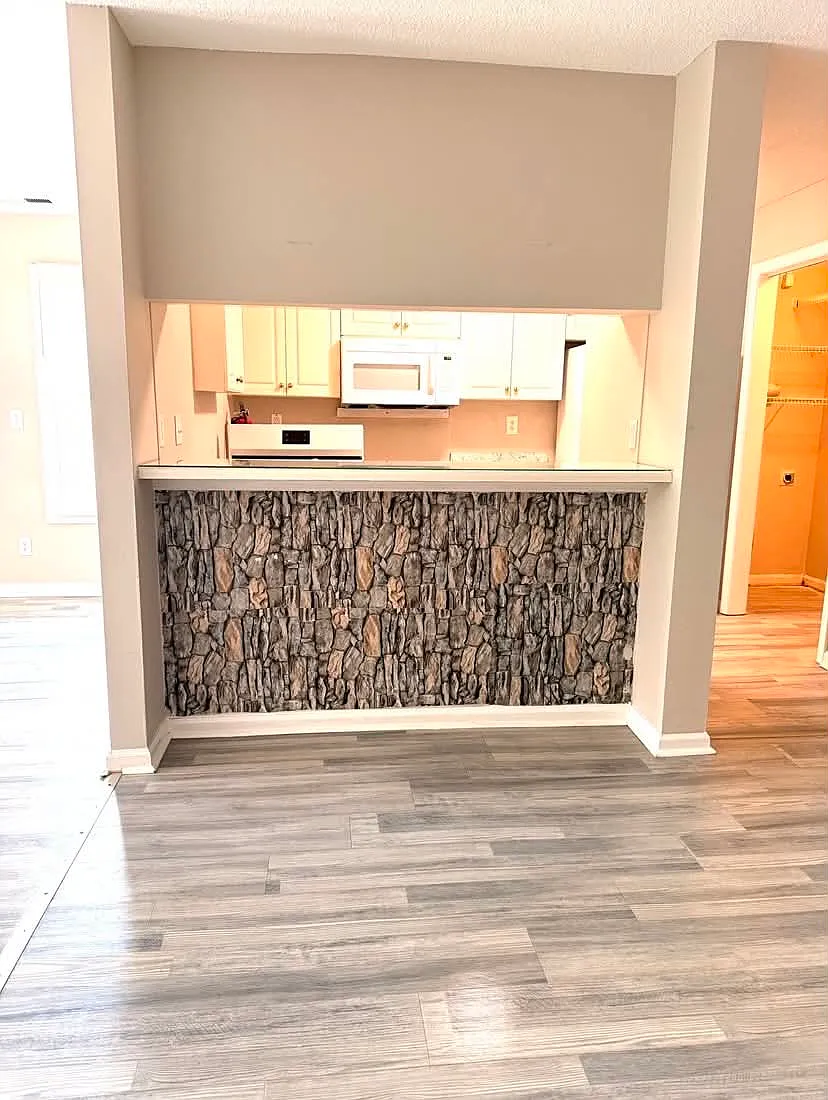 3 bed, 1310 sqft, $1,700 — Photo 3