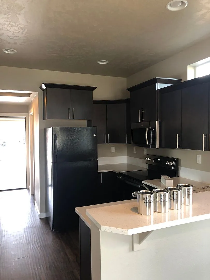 2 Bedroom / 1 Bathroom Cottage in Bend — Photo 4