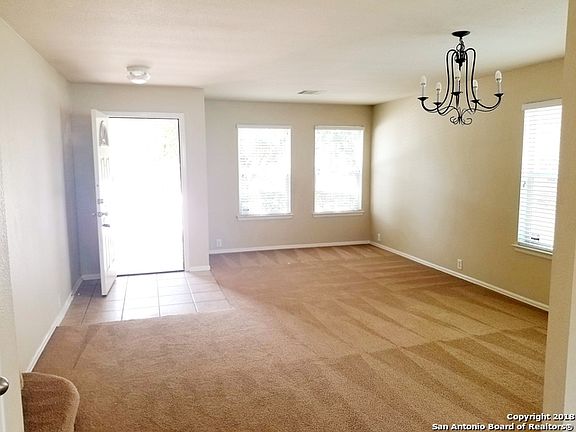 3rd image of 935 Tisbury Pkwy