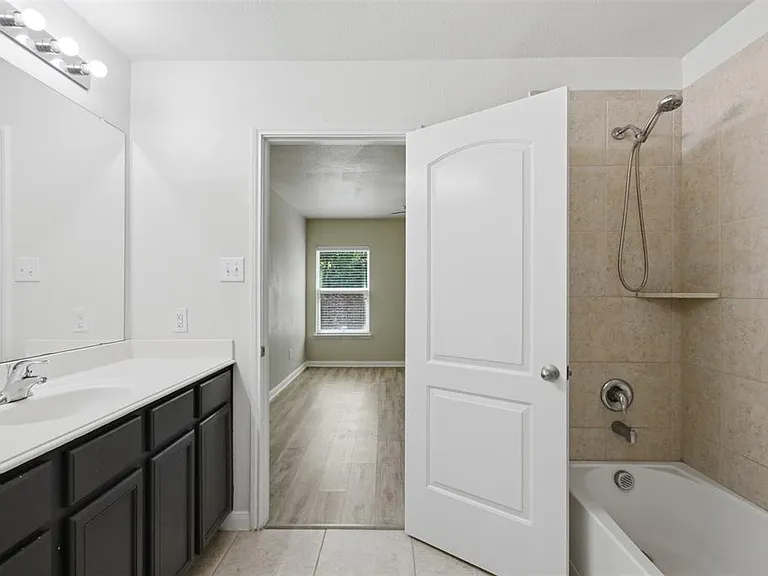 230 Silverleaf Dr — Photo 15