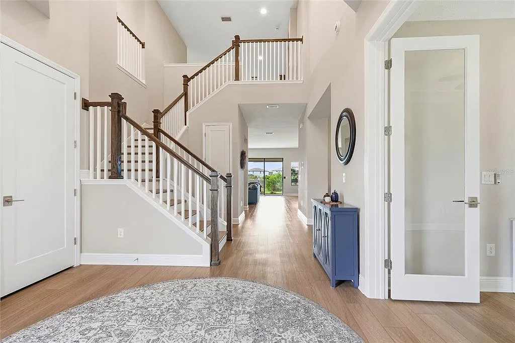 5 bed, 4.5 bath, 4211 sqft, $4,600 — Photo 4