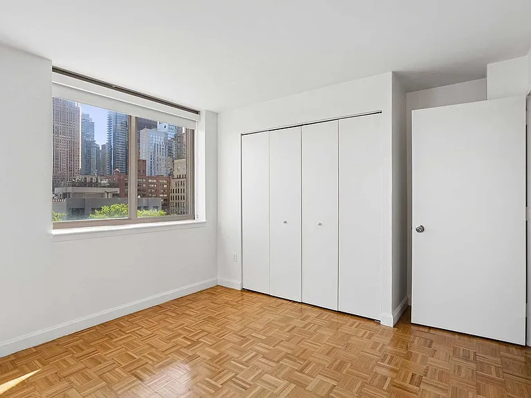 360 W 43rd St #N8H — Photo 12