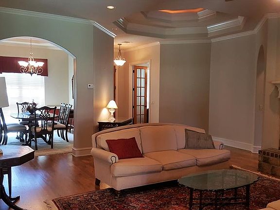 4th image of 3200 Cypress Point Cir