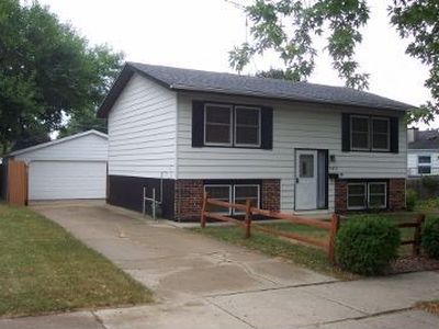 5225 42nd Ave, Kenosha, WI, 53144