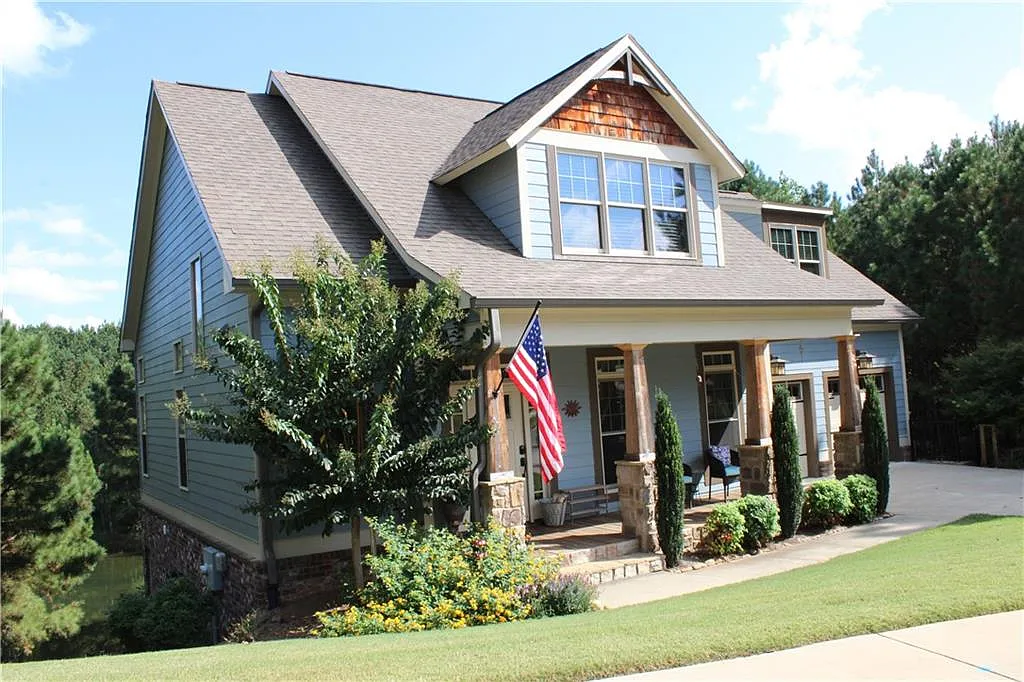 5 bed, 5.0 bath, 4012 sqft, $3,800 — Photo 2