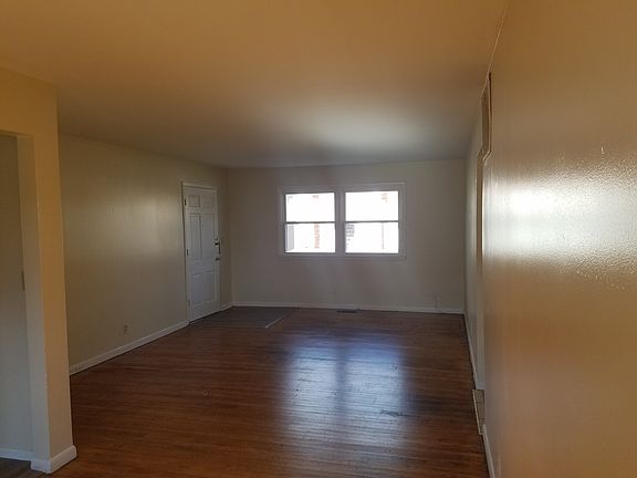 4th image of 1556 S Kentucky Ave