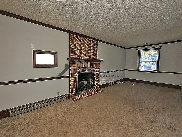100 S Hassel St — Photo 9