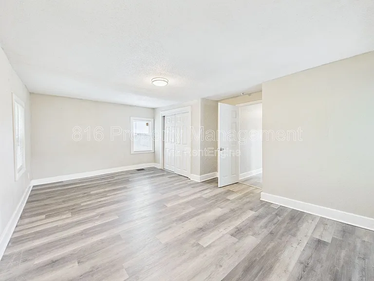 4417 Wayne Ave — Photo 16