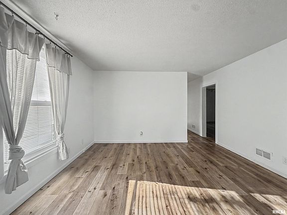 5th image of 1706 W Chestnut St