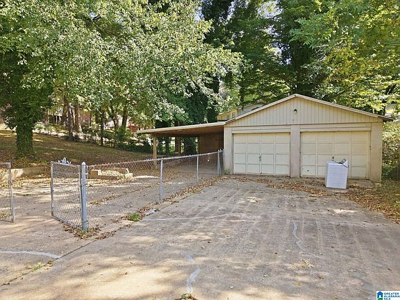 3rd image of 909 Winchester Dr