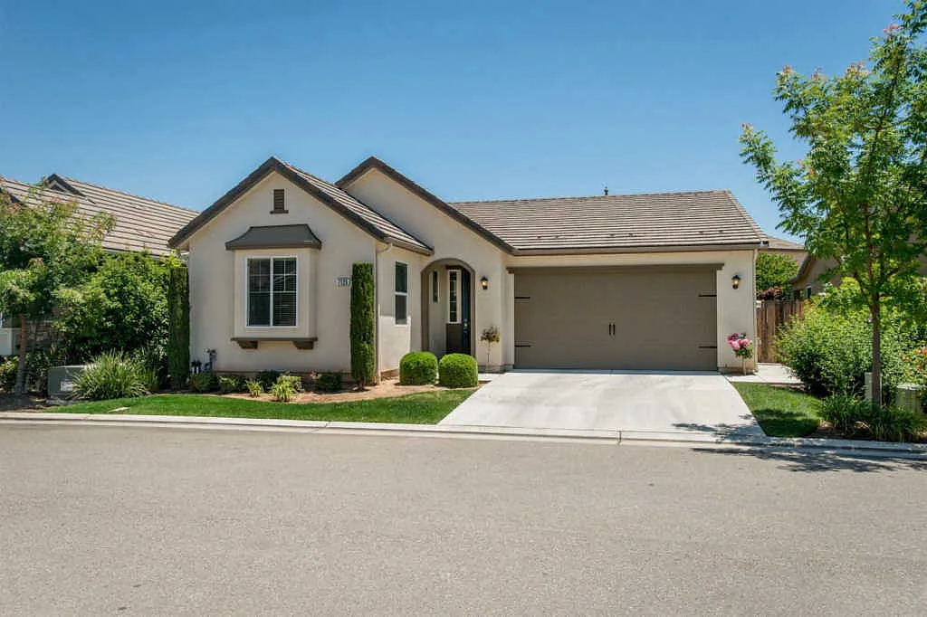 7126 N Fusion Dr photo 1