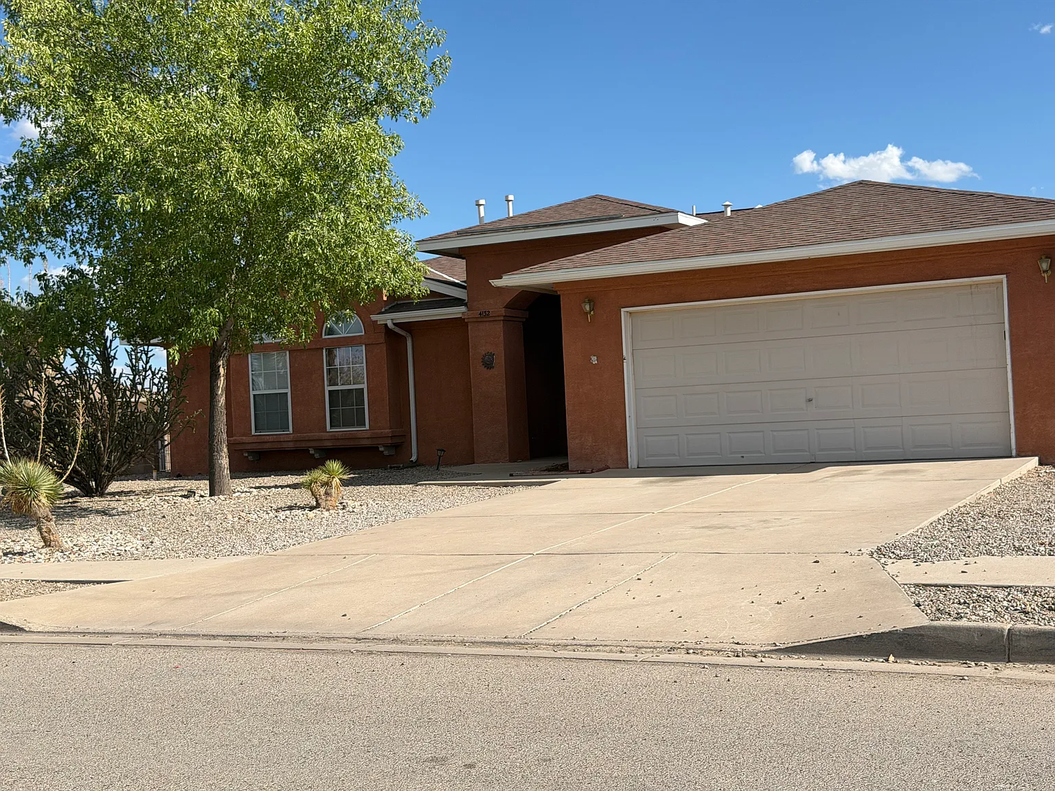 3 bed, 1550 sqft, $2,400 — Photo 1