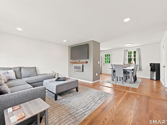 4th image of 91 Mount Carmel Avenue