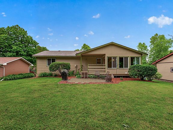 2nd image of 17918 Weaver Lake Dr