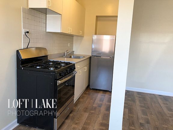 3rd image of 6250 N Winthrop Ave APT 108