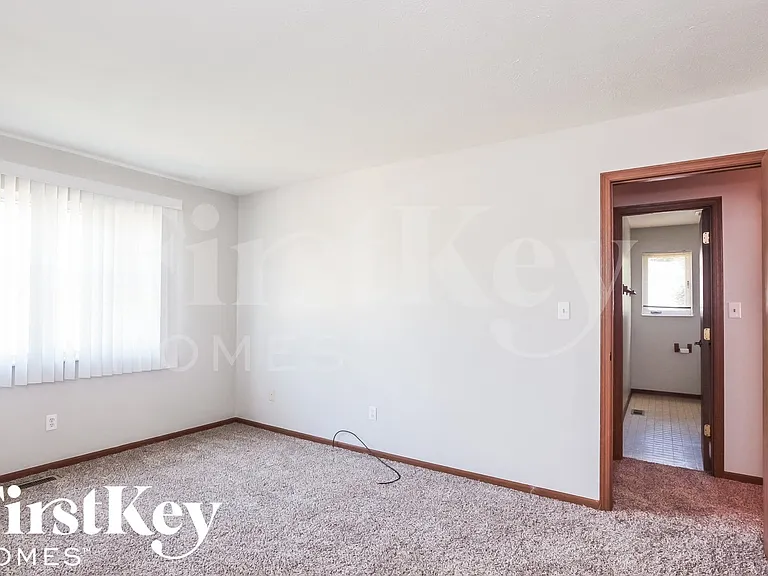 6921 Mapleton Ct — Photo 10