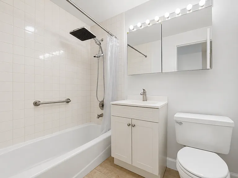 250 E 31st St #6A — Photo 3