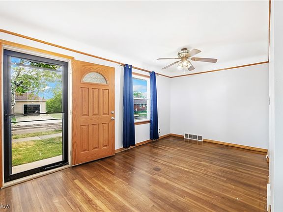 4th image of 5804 Linda Ln
