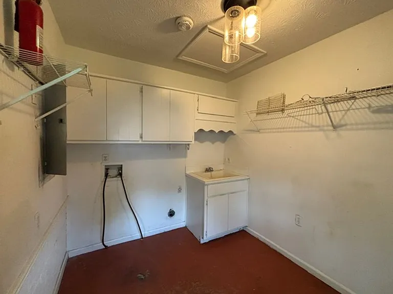 6525 Gregg Dr — Photo 27