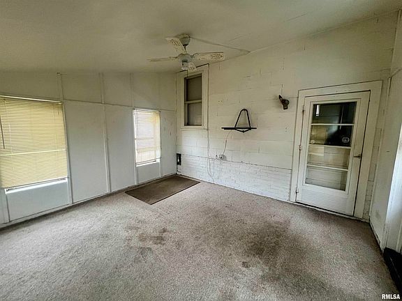 4th image of 602 E North St