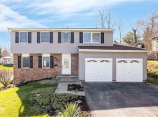 992 Willow Glen Dr, Bethel Park, PA