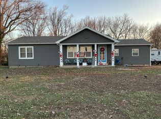 848 Highway 32, Bolivar, MO 65613