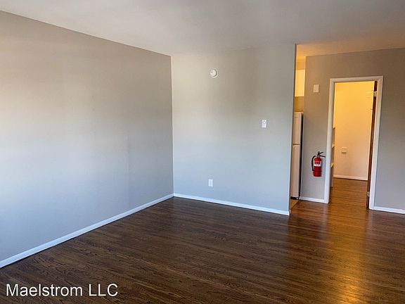 4th image of 714 White Horse Pike APT 8A