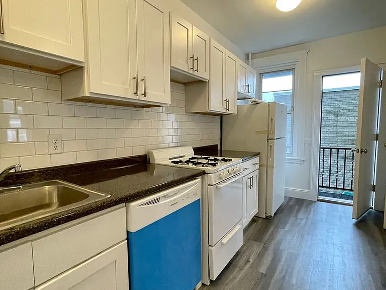 16 Vinal St #8 — Photo 1