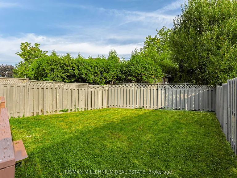 61 Mistywood Dr #UPPER — Photo 48