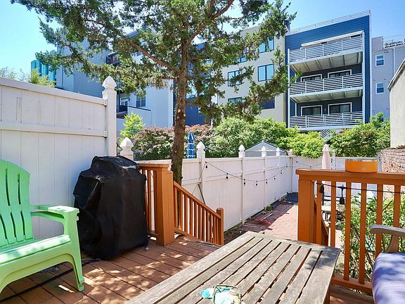 4th image of 410 Adams St APT 1R