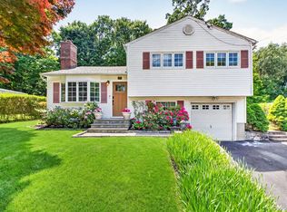 27 Meadow Rd, Montrose, NY 10548