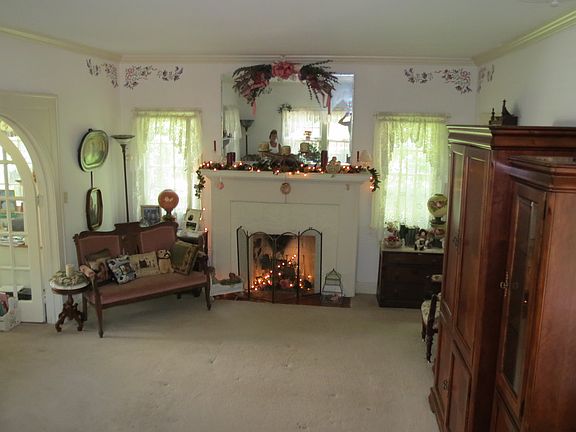 3rd image of 916 Lincoln Ave