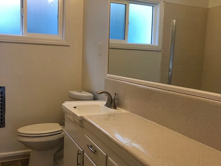 1845 Garfield Place — Photo 3
