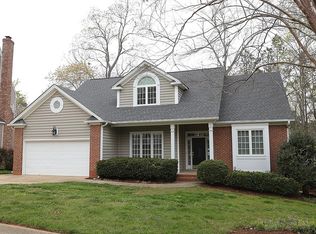 208 Highlands Lake Dr, Cary, NC 27518