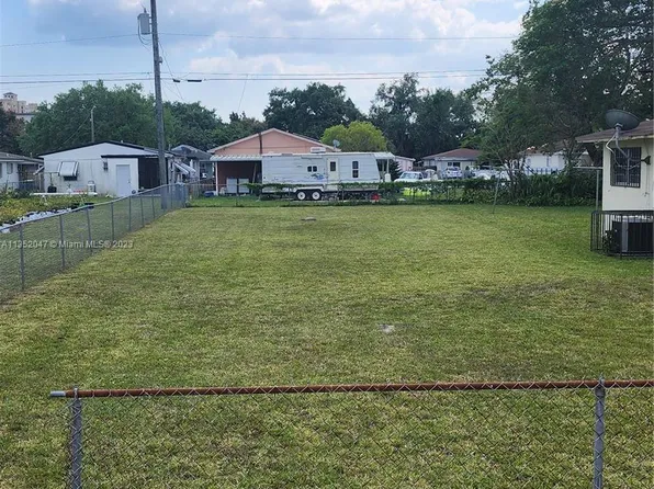 2938 NW 58th St, Miami, FL 33142