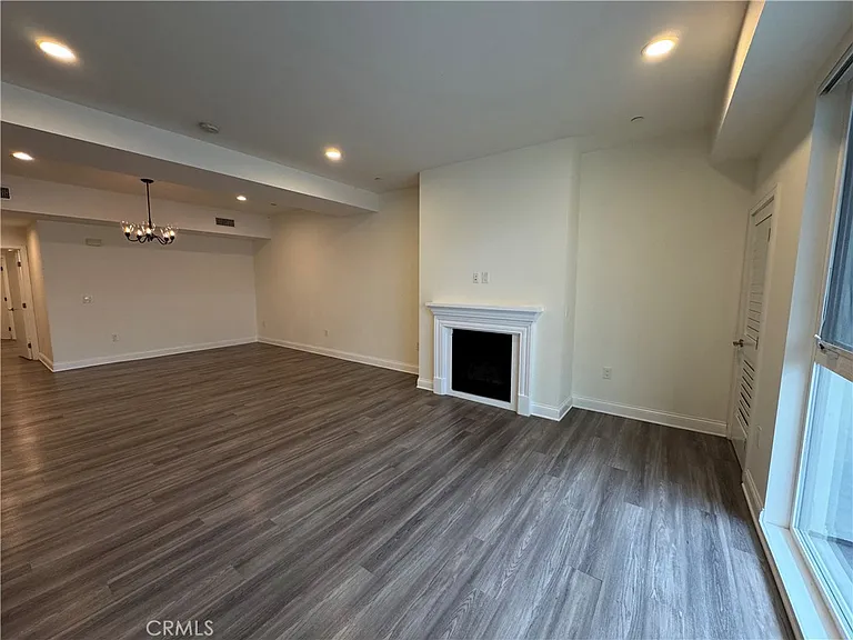 14934 Burbank Blvd #102 — Photo 5