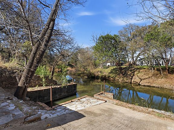 2nd image of 2808 Sky Harbour Dr