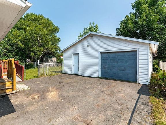 3rd image of 17 Topsail Blvd