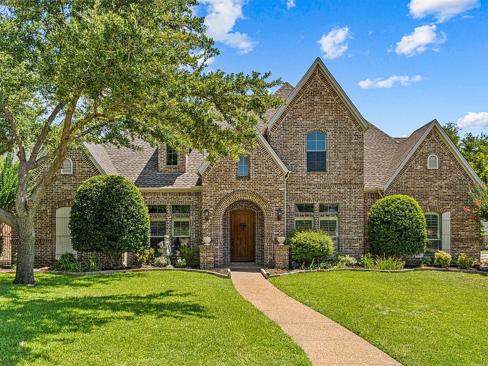1st image of 211 Hays Ct