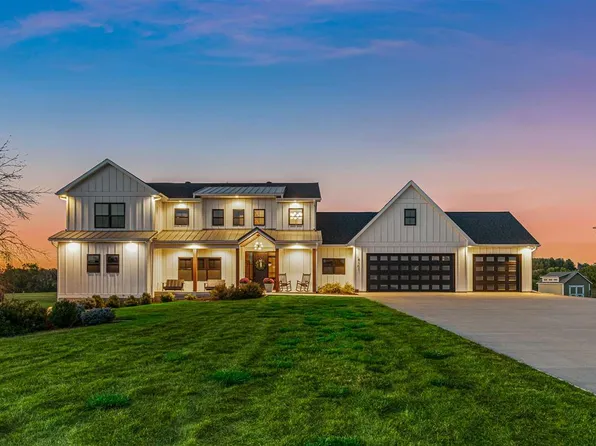 4118 Deacon Ln NE, Solon, IA 52333