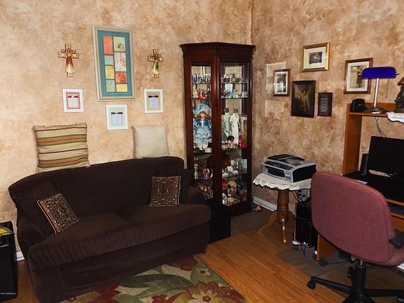 5th image of 1036 Blackberry Ln