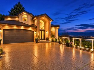 2247 Mountain Dr, Abbotsford, BC V3G1E4