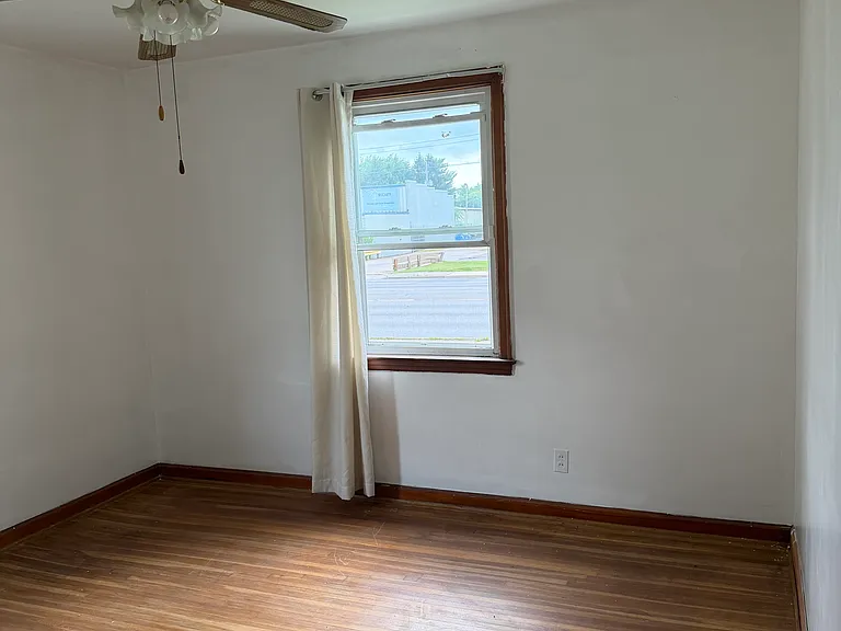 2846 S High St — Photo 6