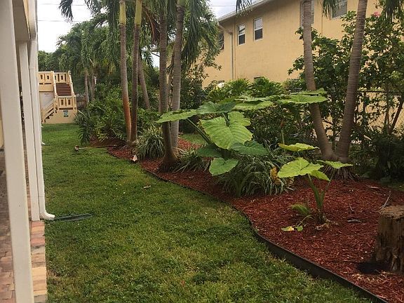 Front of the building /Landscaped garden