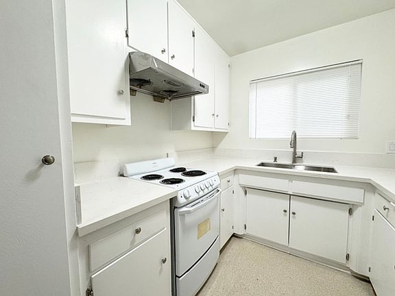5th image of 108-114 E Live Oak St #114B