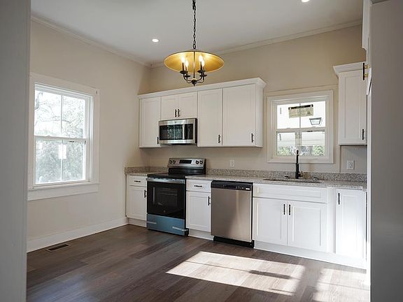 4th image of 317 Cambridge St