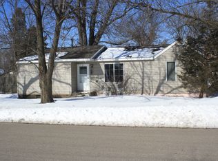 1048 Laurel Ave, Saint Paul Park, MN 55071